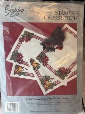 Candamar designs Golden bee Poinsettias Bells Place mats set of 4